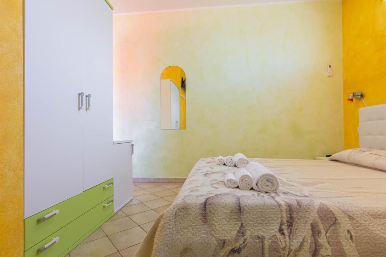 Roccabianca Rooms & Studios スティンティーノ エクステリア 写真